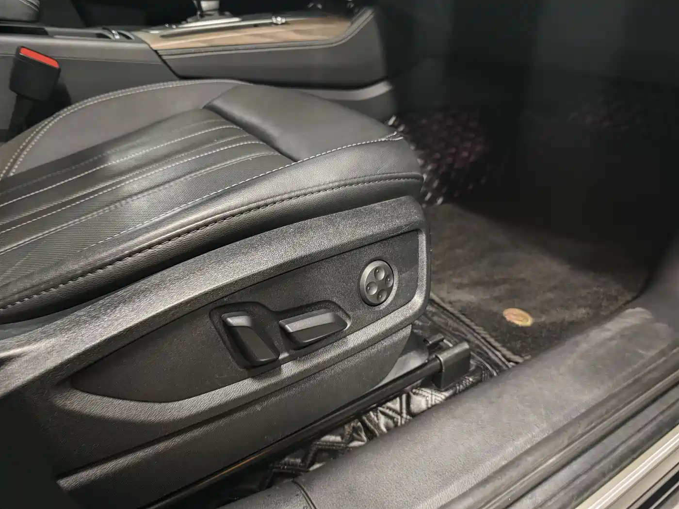 Audi Q5L 2022 40T Luxury Elegance фото 10