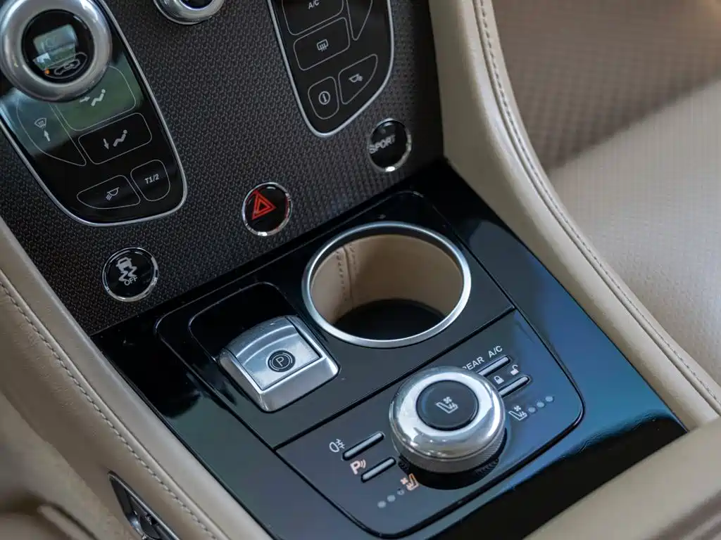 Aston Martin Rapide 2017 6.0L S фото 14