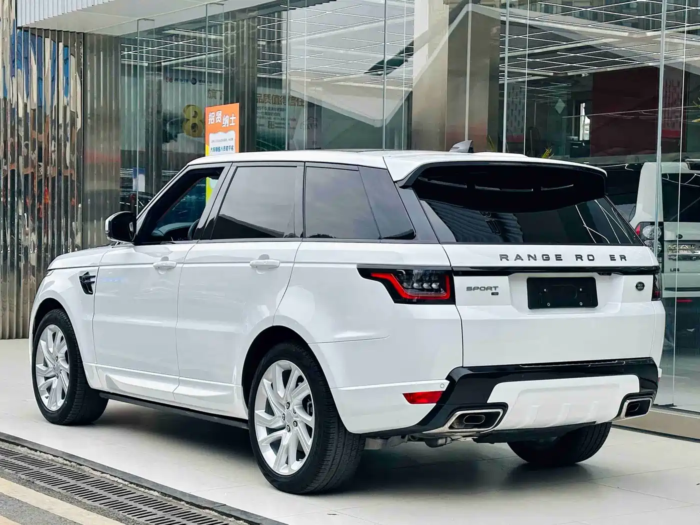 Фото 4 - Land Rover Range Rover Sport