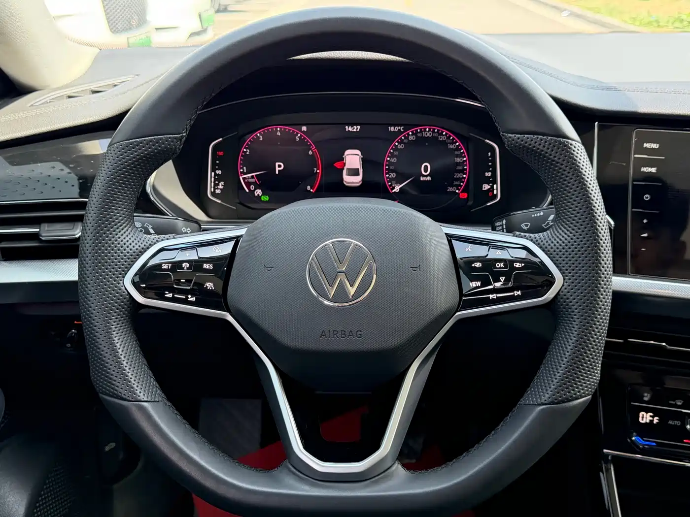 Volkswagen Passat 2024 380TSI Starlight Luxury Edition фото 11