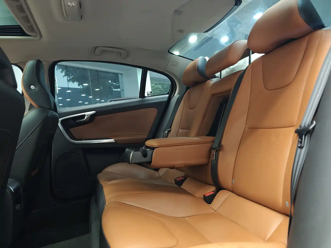 Фото 22 - Volvo S60