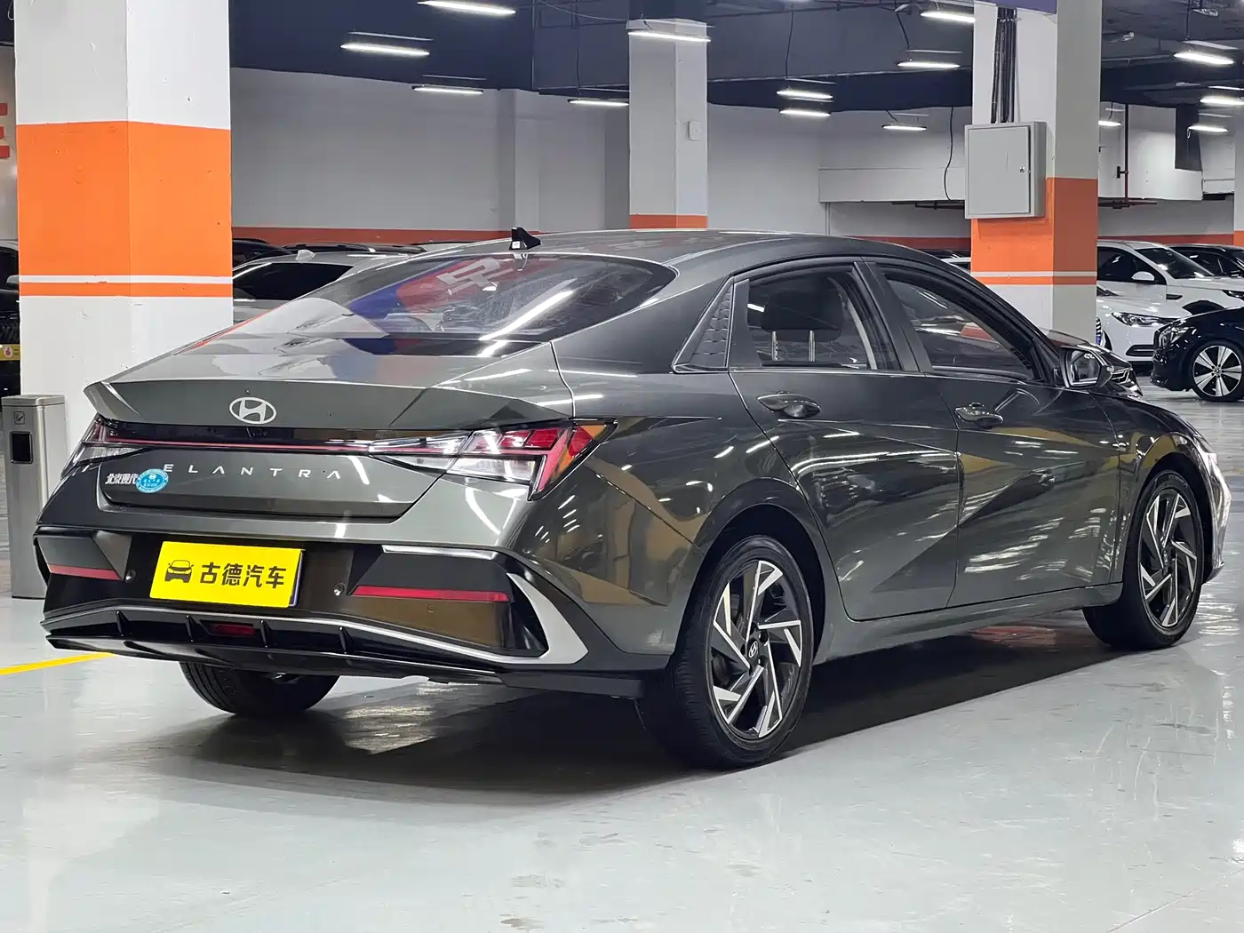 Hyundai Elantra 2023 Model 1.5L CVT LUX Premium Edition фото 7