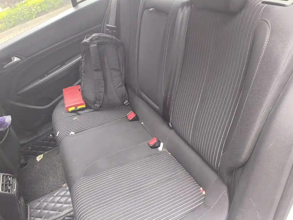 Peugeot 408 2015 Model 1.2T Automatic Luxury Edition фото 14