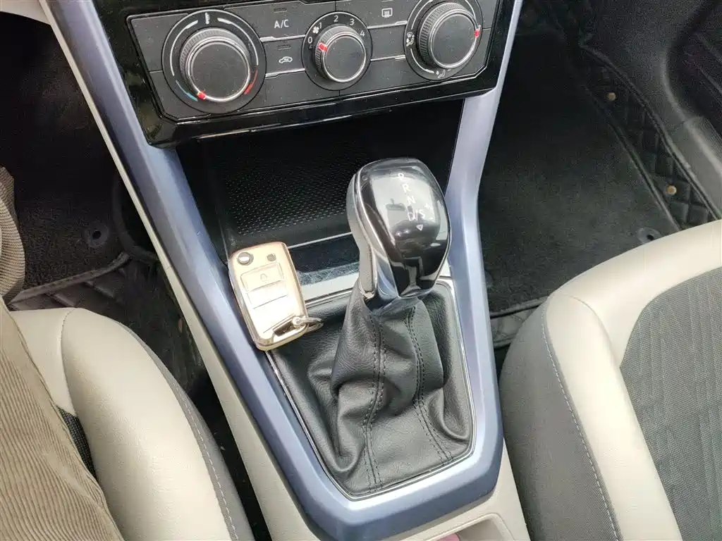 Volkswagen T-Cross 2020 280TSI DSG Comfort Edition фото 10