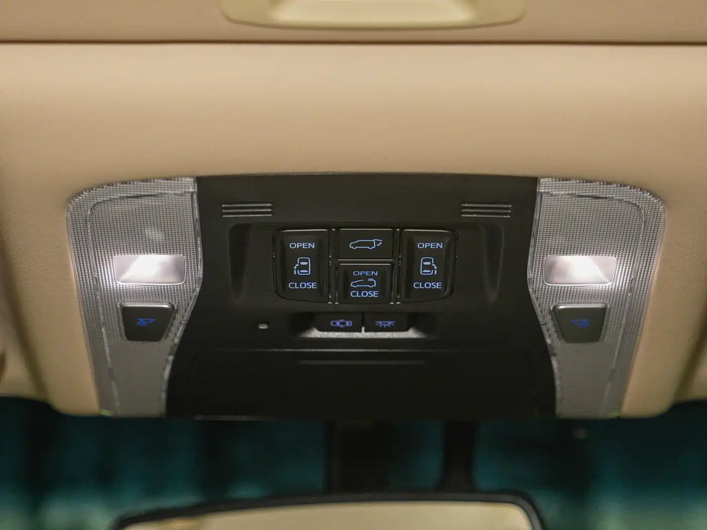 Toyota Alphard 2018 3.5L Premium фото 21
