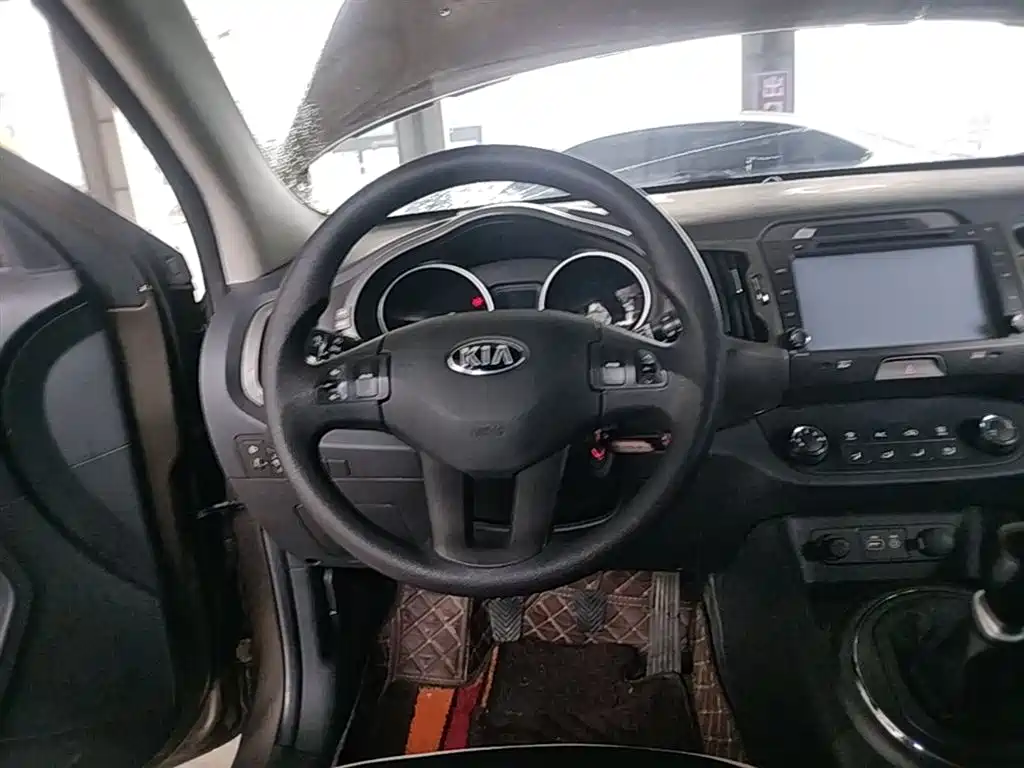 Kia Sportage 2016 2.0L Manual 2WD GL фото 11