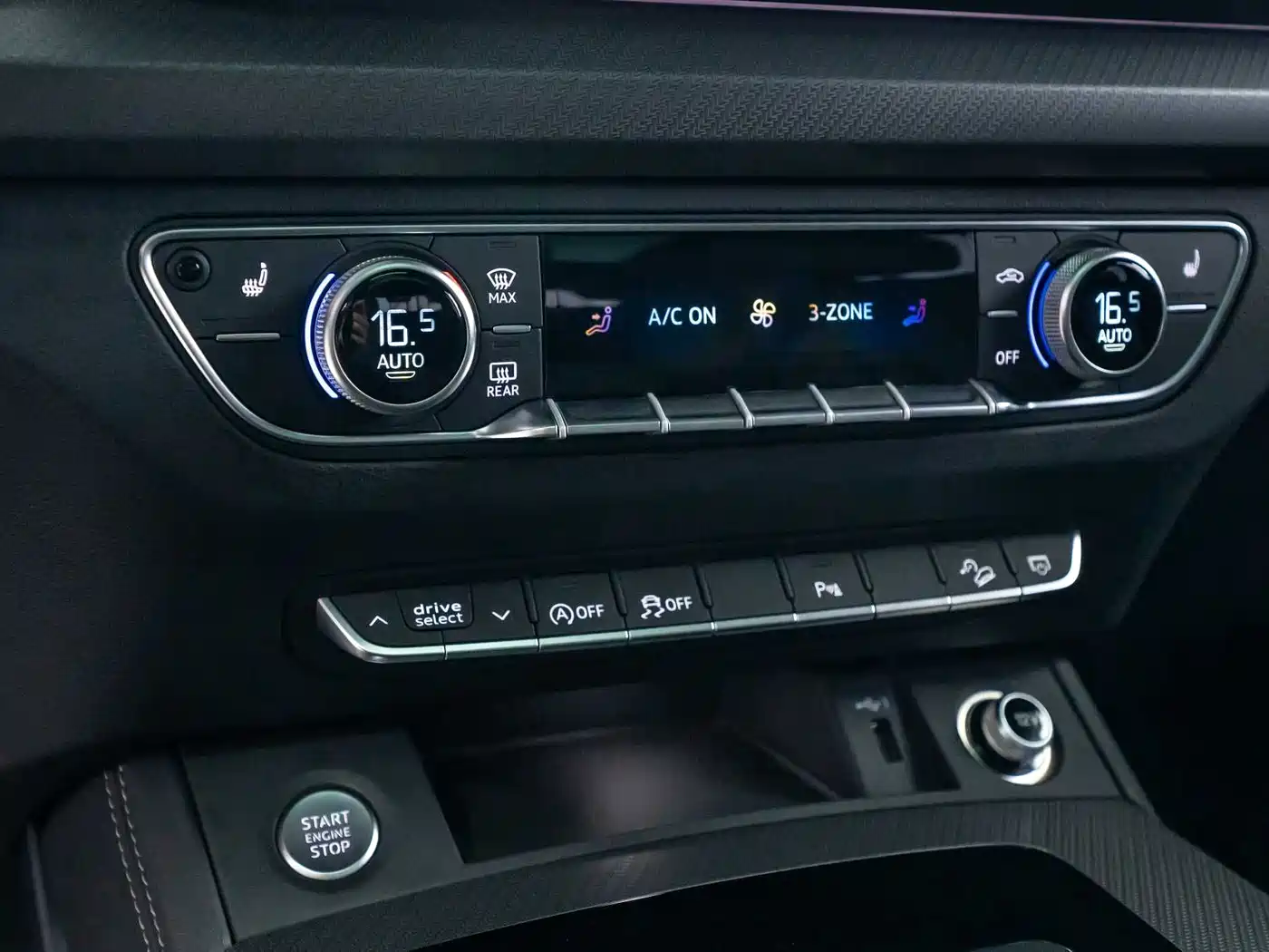 Audi Q5L 2024 Model 40 TFSI Luxury Dynamic фото 10