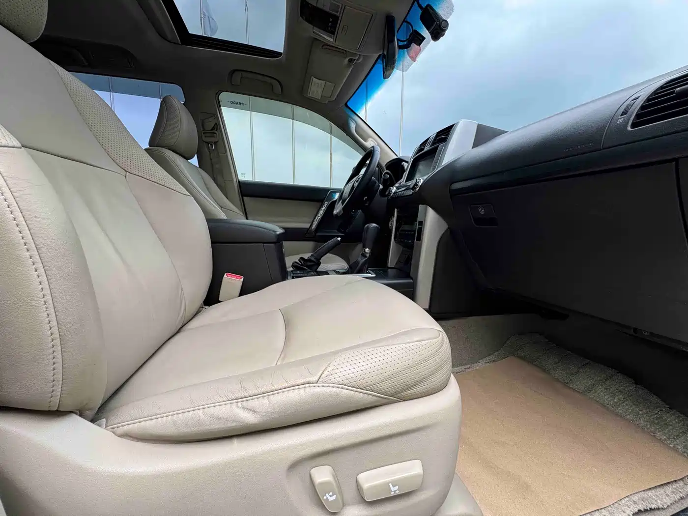 Toyota Prado 2010 4.0L Automatic TX-L фото 5