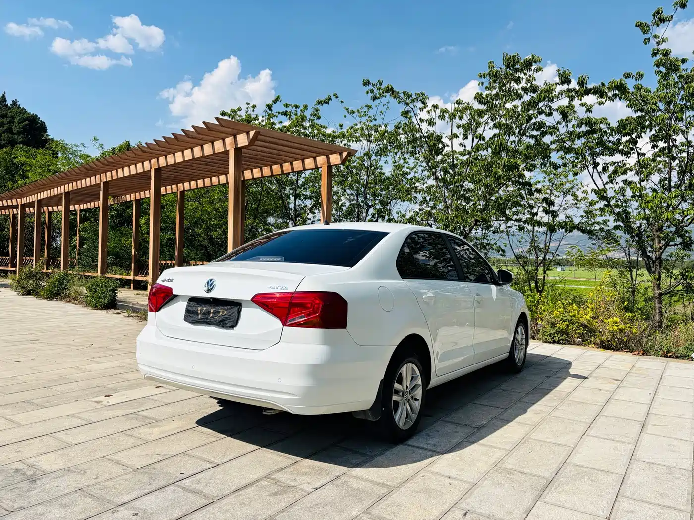 Volkswagen Jetta 2019 Dream Edition 1.4L Manual Fashion фото 4
