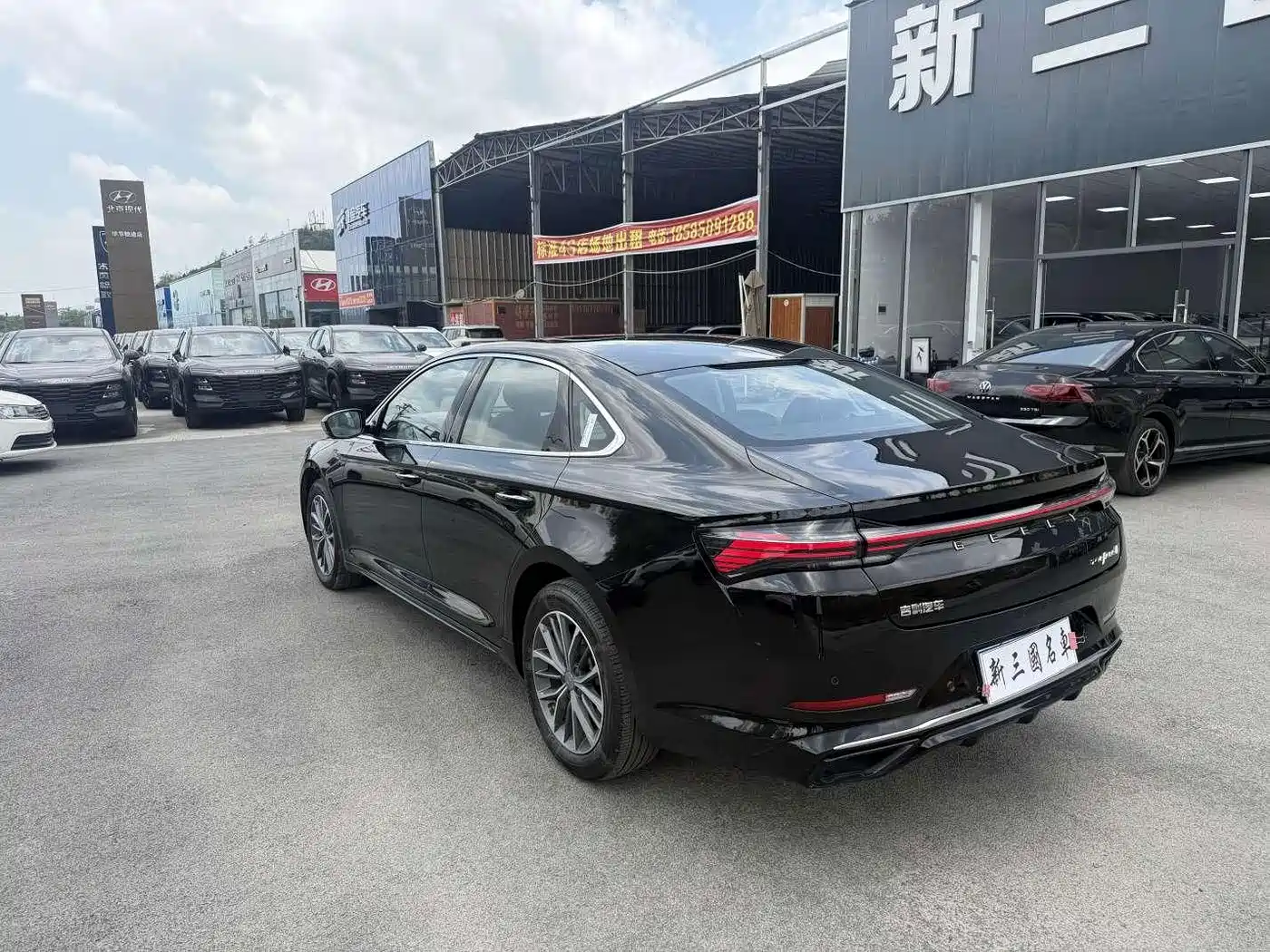 Фото 8 - Geely Preface