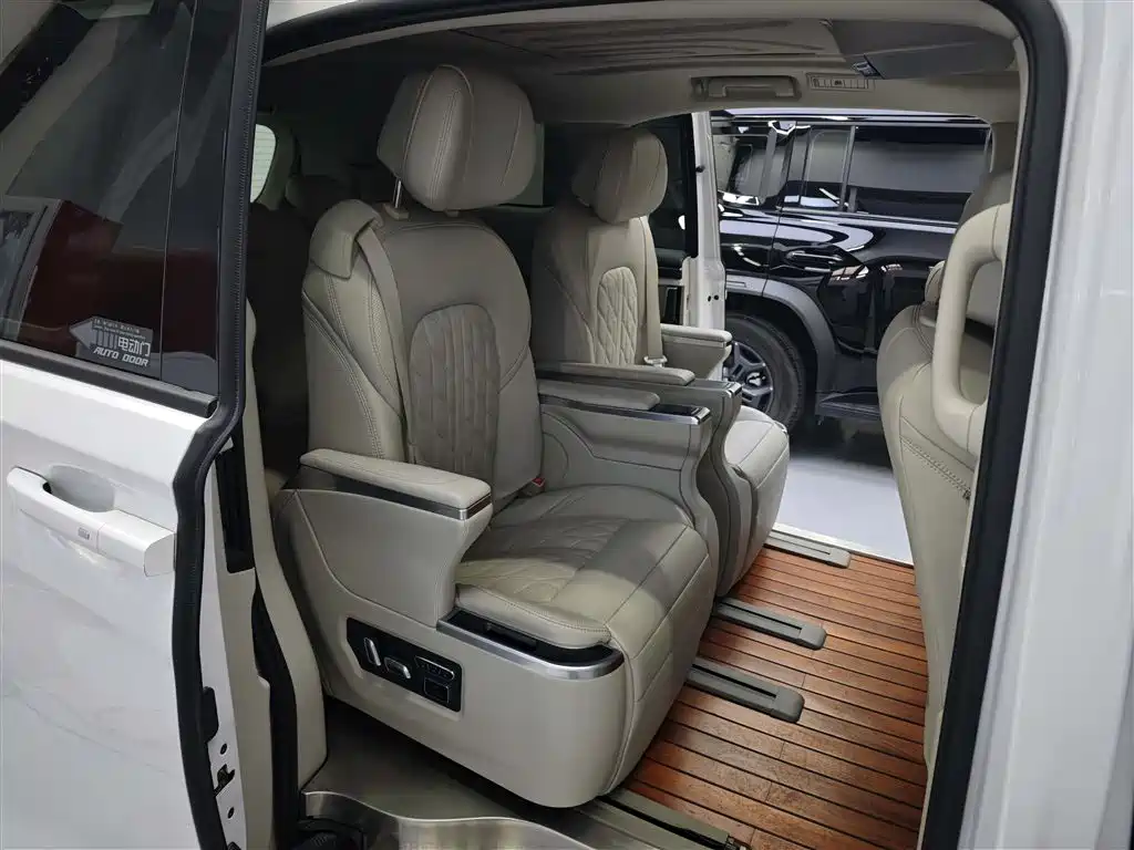 Buick GL8 2021 ES Landlord 653T Comfort фото 11