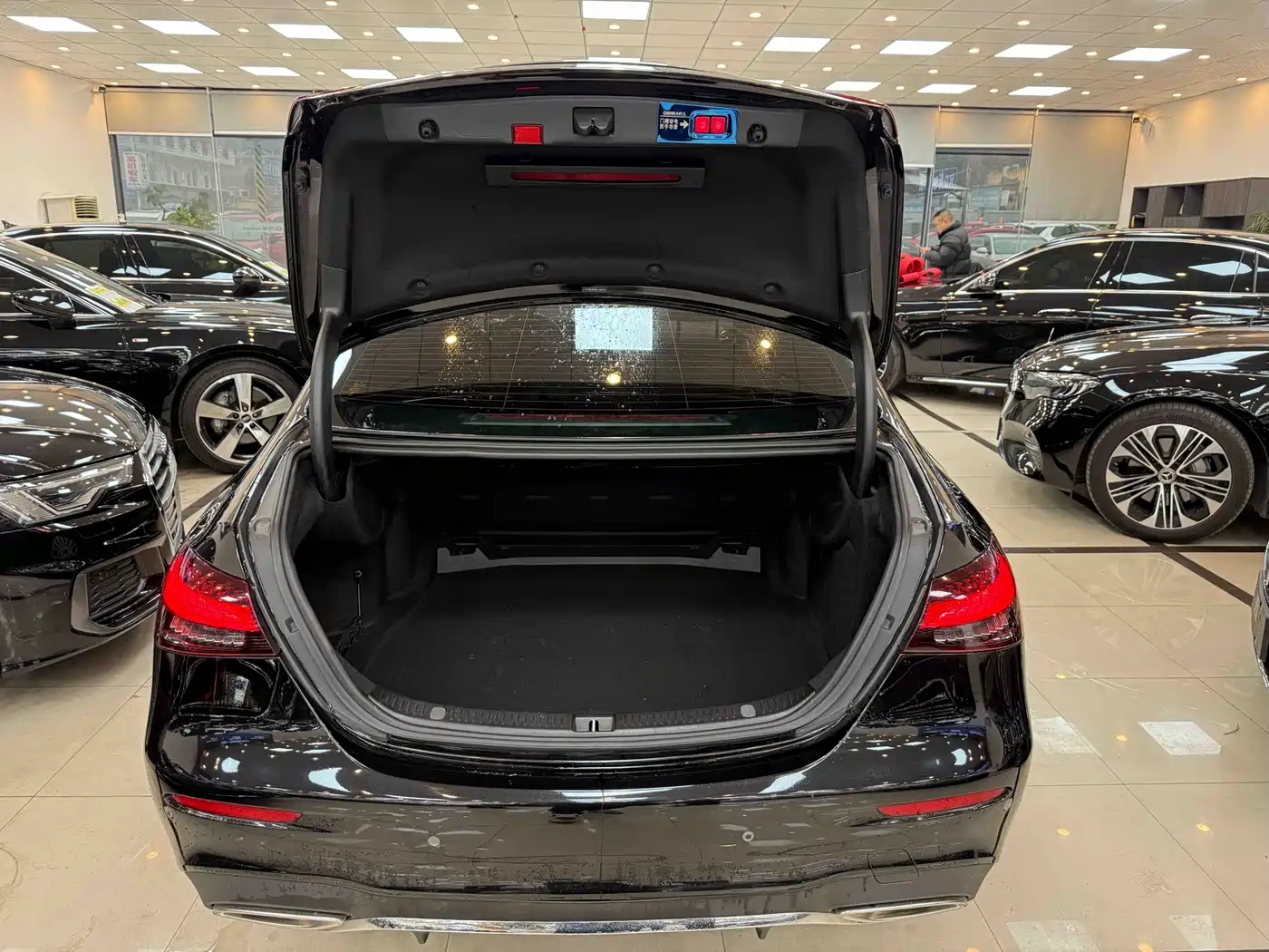 MERCEDES-BENZ E CLASS