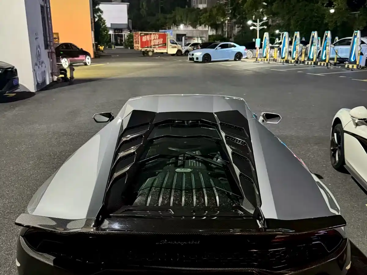 Lamborghini Huracán 2016 LP 600-4 Limited Edition фото 14