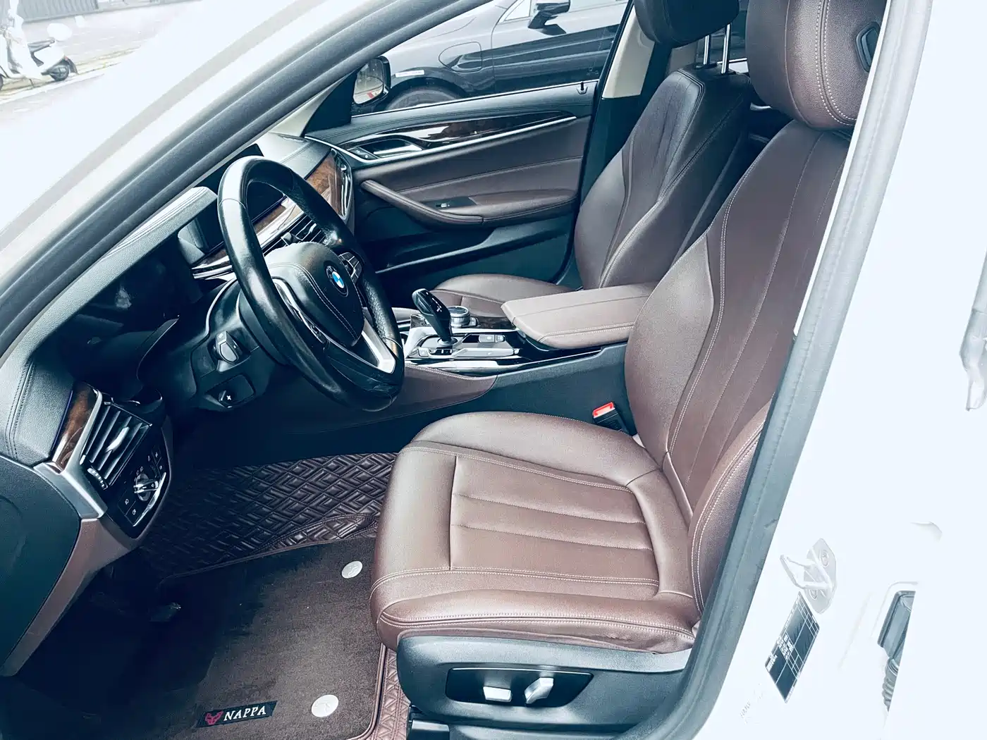 BMW 5 Series 2019 525Li Luxury Package фото 4