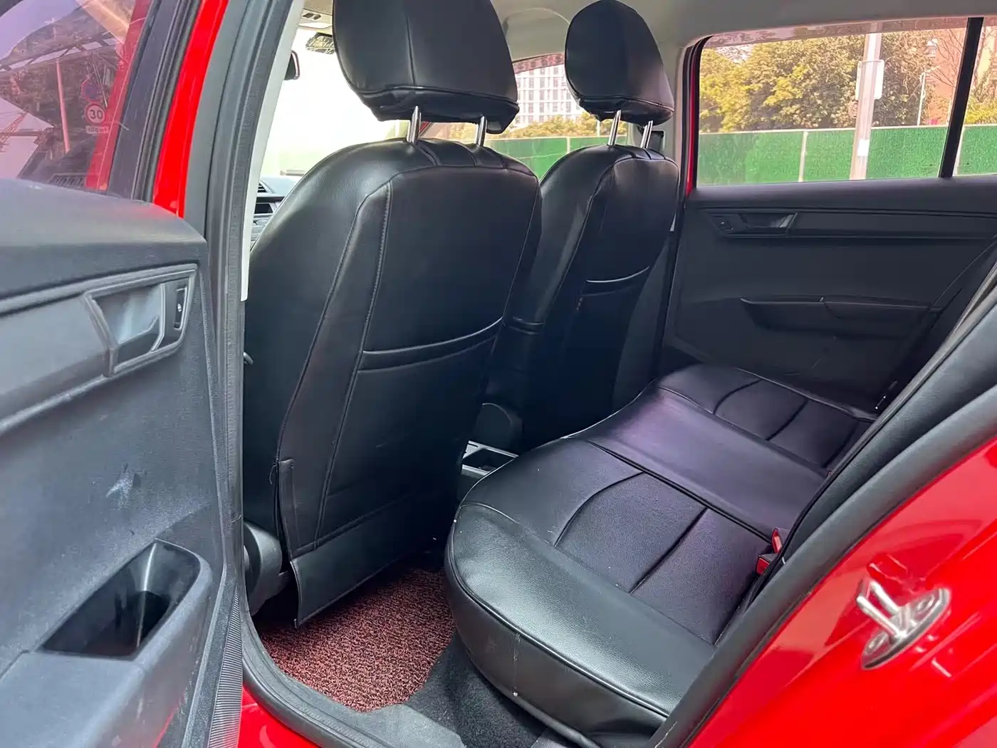 Škoda Fabia 2015 1.4L Automatic Advance Edition фото 5