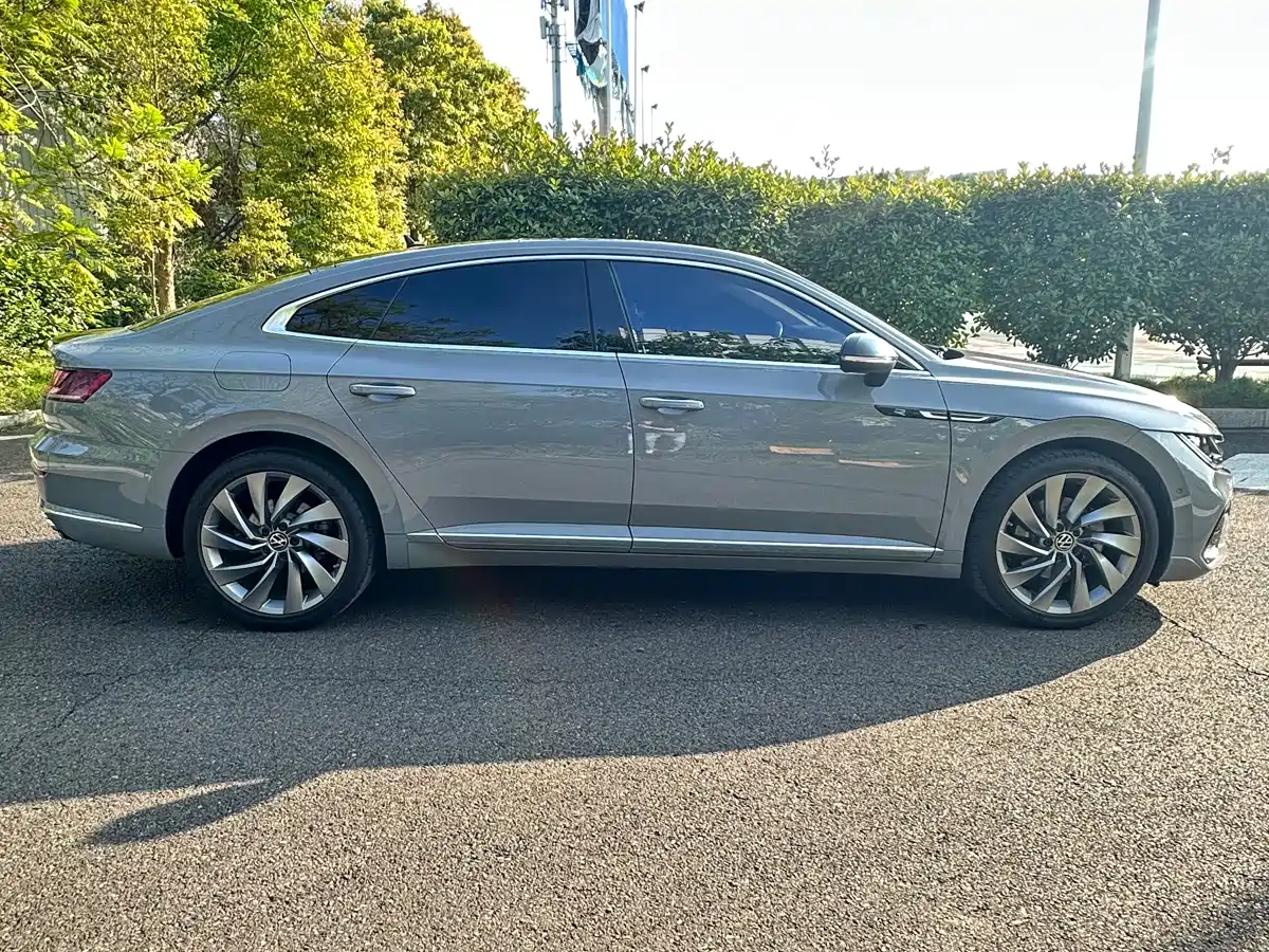 Volkswagen FAW-Volkswagen CC 2021 380TSI Eye-catching Edition фото 4