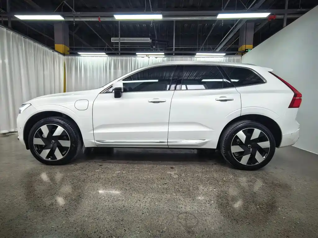 Volvo XC60 Plug-in Hybrid 2025 2025 Plug-in Hybrid Long Range AWD Zhiyuan Sport Edition