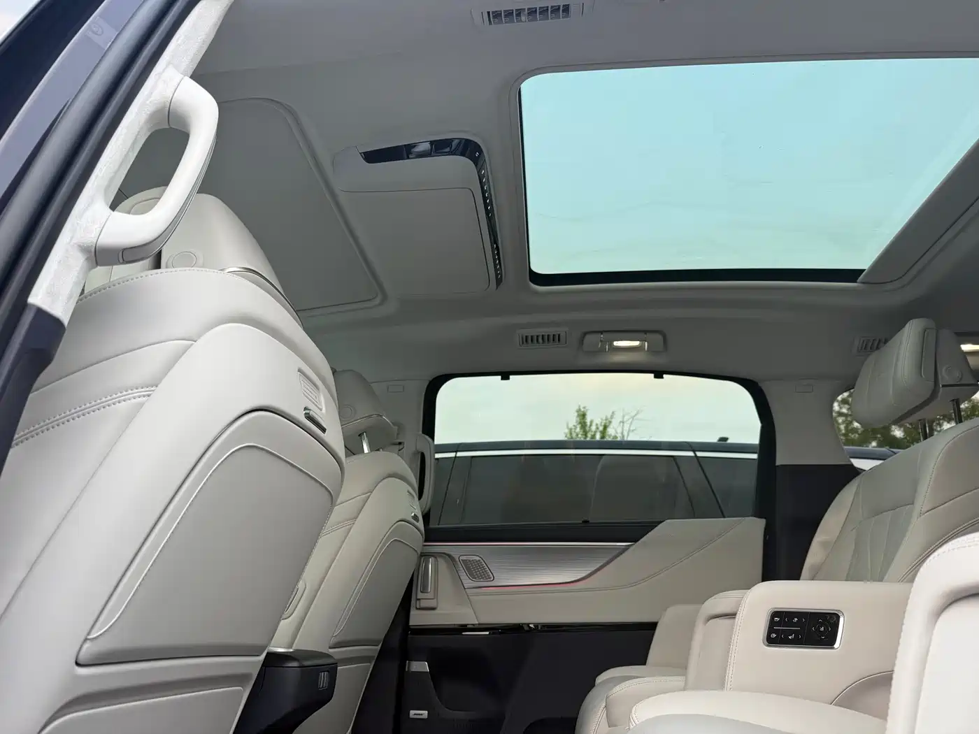 BUICK GL8 NEW ENERGY