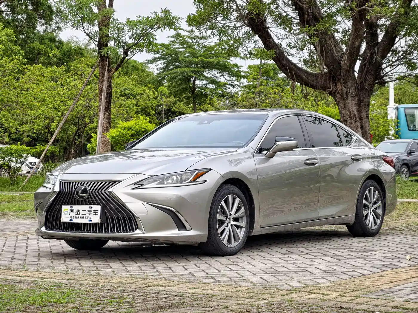 Lexus ES 2018 200 Excellence Edition China V