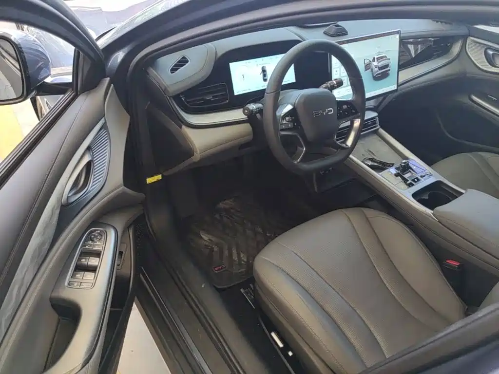 BYD Seal 2024 2024 Glory Edition DM-i 1.5L 121km Luxury