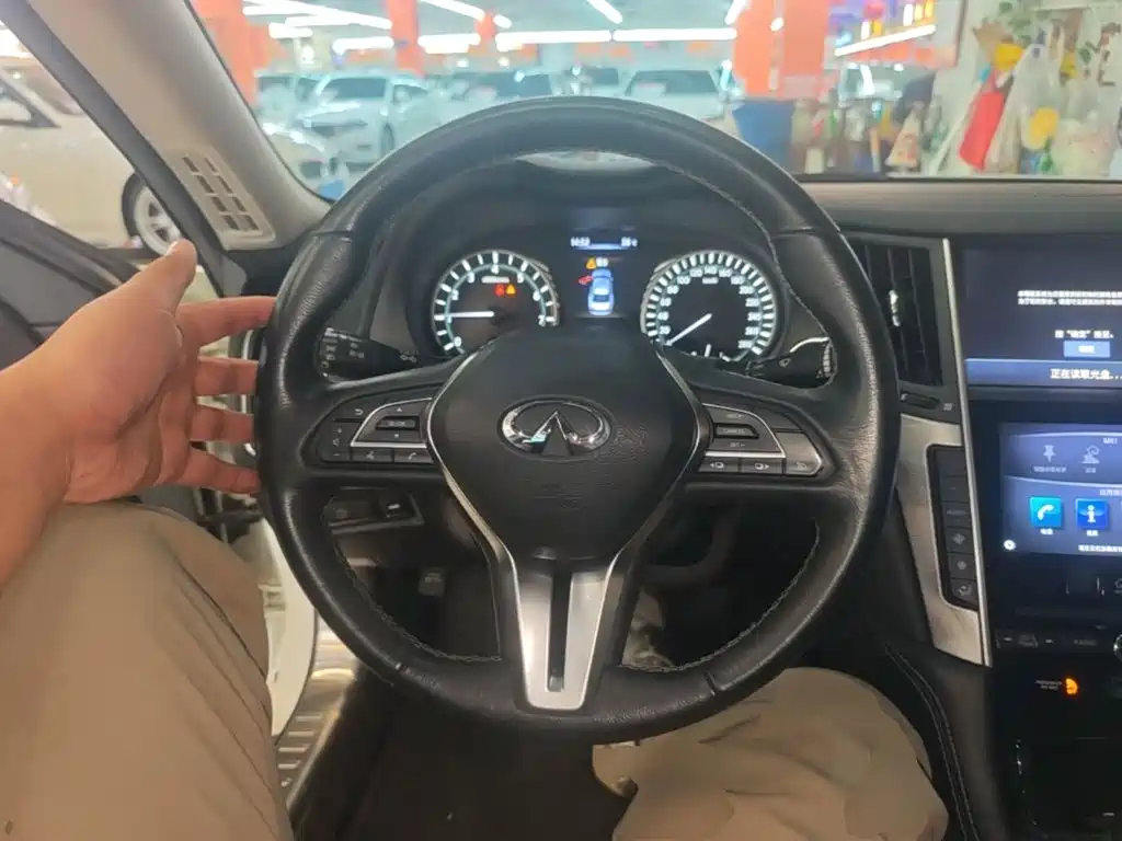 Infiniti Q50L 2019 2018 2.0T Leisure Edition (China VI)