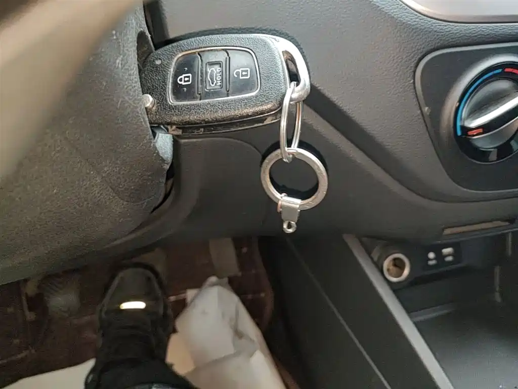 HYUNDAI ACCEPT
