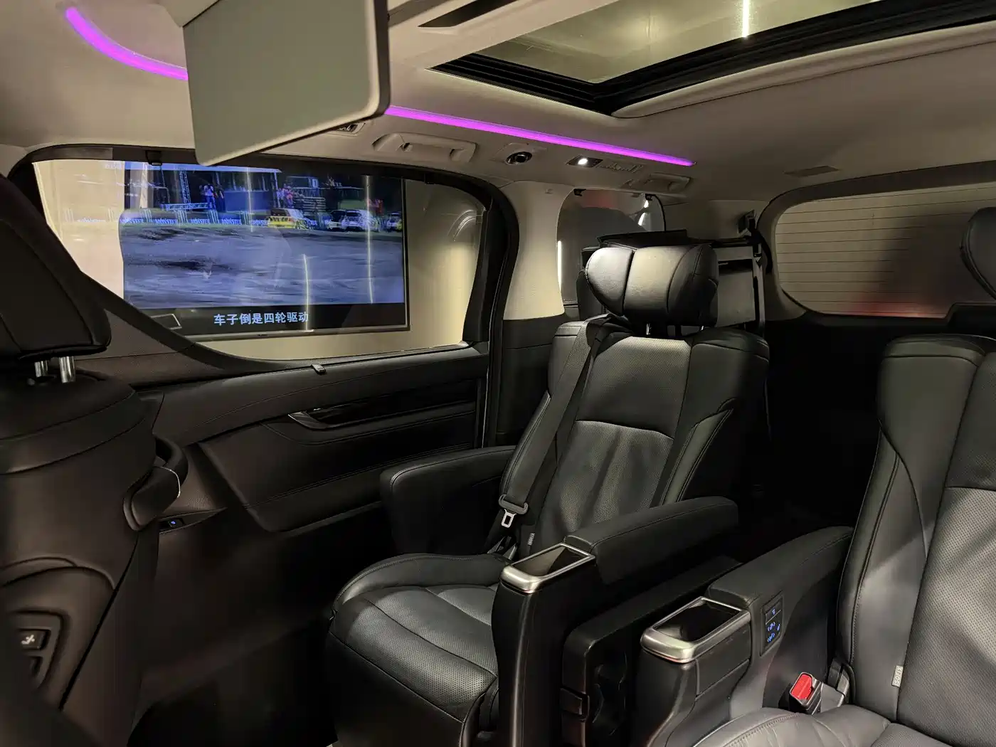 Toyota Vellfire 2021 Crown Hybrid 2.5L HV Luxury Edition фото 13