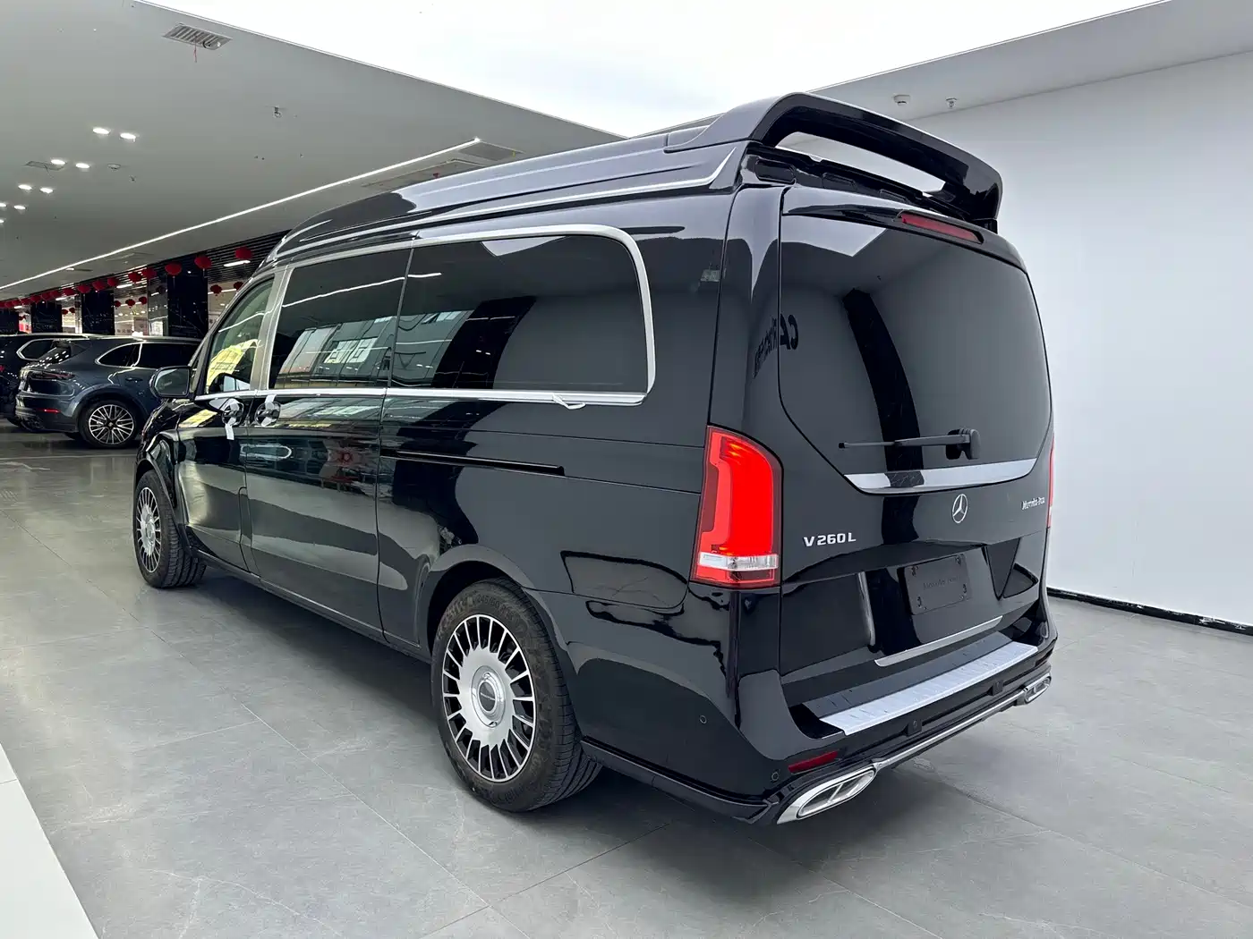 Mercedes-Benz V-Class 2026 2021 V 260 L Long Wheelbase Premium Edition