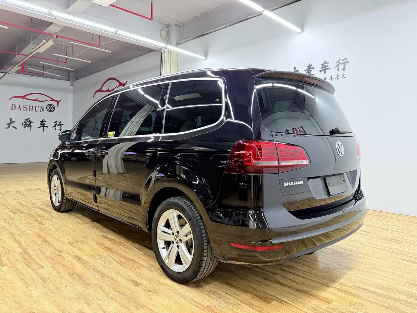 Volkswagen Sharan 2018 380TSI Comfort 7-Seater фото 5