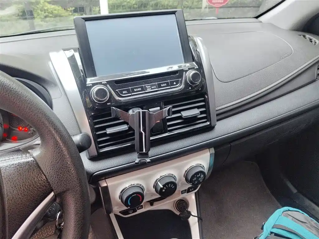 Toyota YARiS L Zhi Xuan 2015 1.5G Auto Sunroof Special Edition фото 6