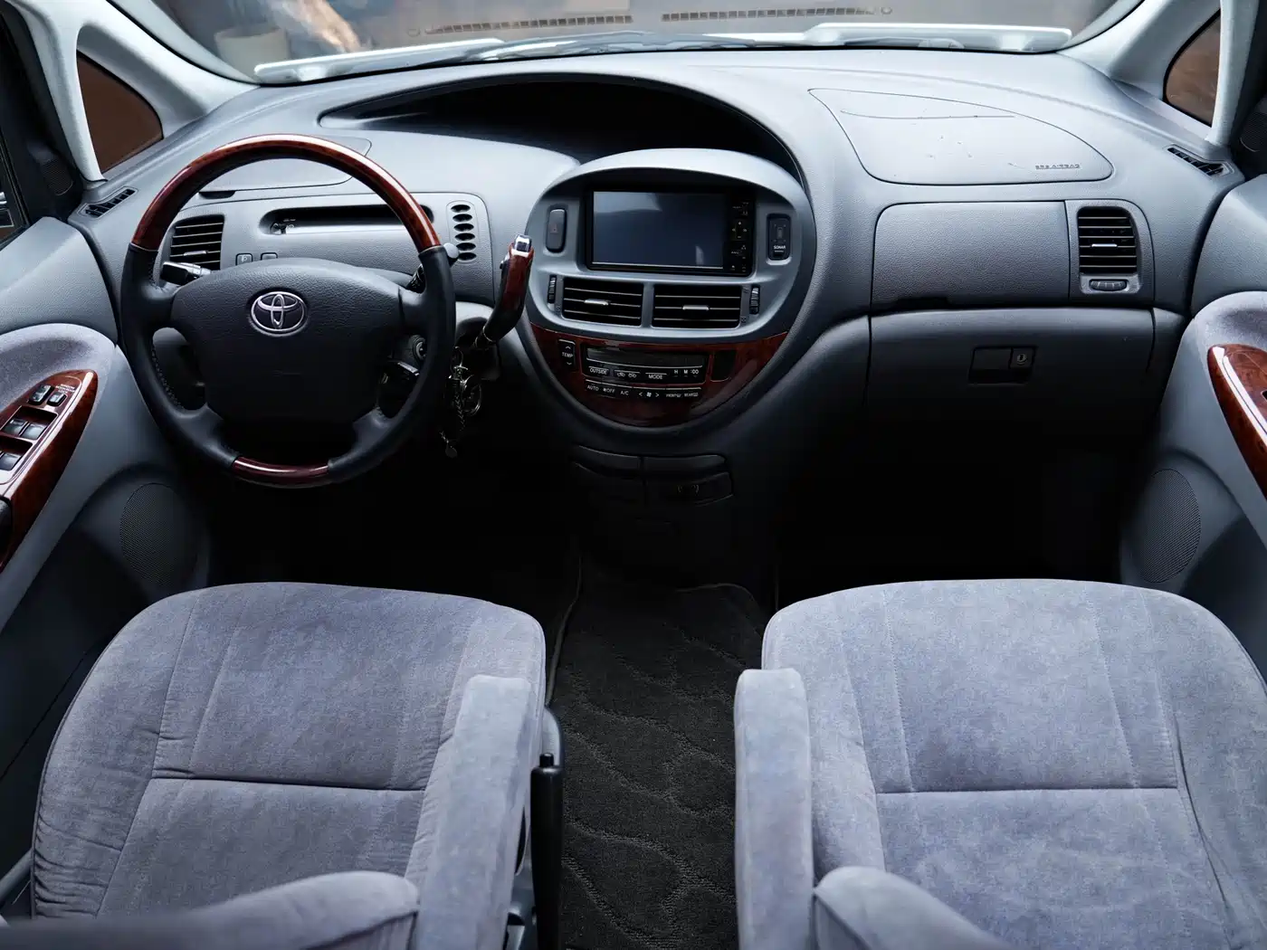 Toyota Previa фото 21