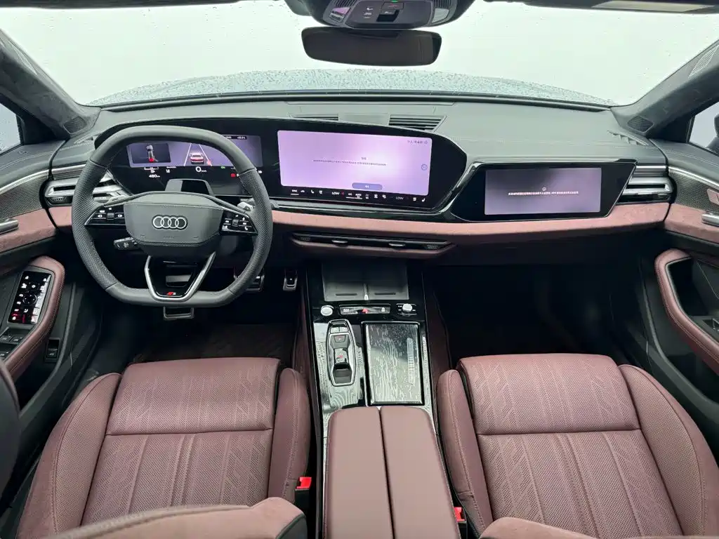 Фото 19 - Audi A6L
