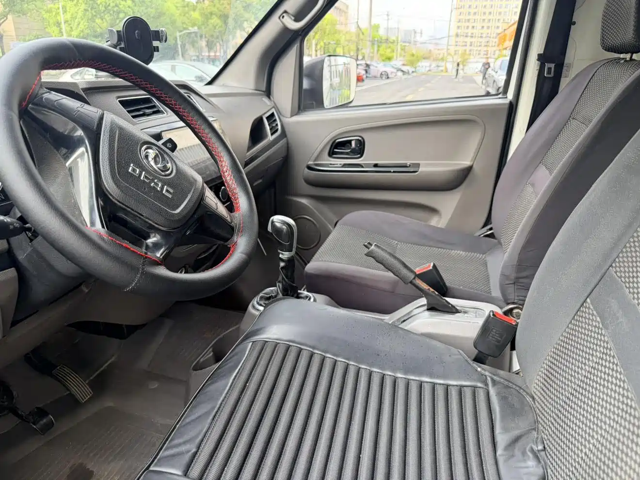 Dongfeng Yufeng Yufeng EM26 2022 2023 Standard Edition 41.472kWh Henan Lithium