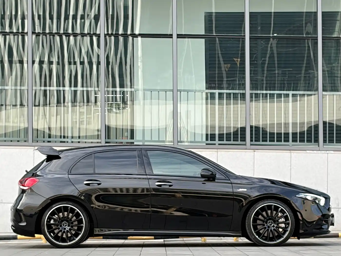 Mercedes-Benz A-Class AMG (Import) 2022 AMG A 35 4MATIC фото 7