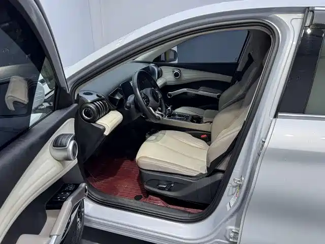 صورة 11 - BYD Yuan PLUS