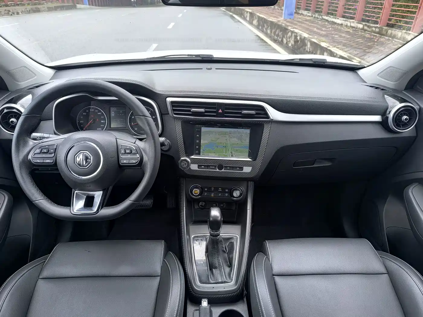 MG ZS 2017 2017 1.5L Auto Premium Internet Edition