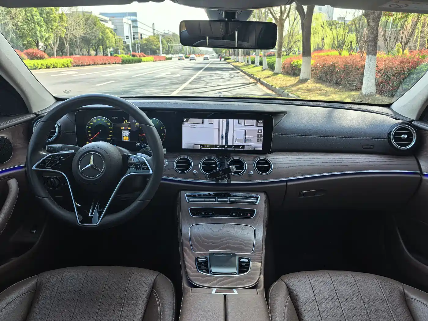 Mercedes-Benz E-Class 2023 E 300 L Fashion фото 8