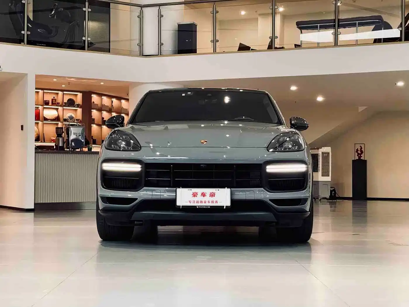 Фото 14 - Porsche Cayenne