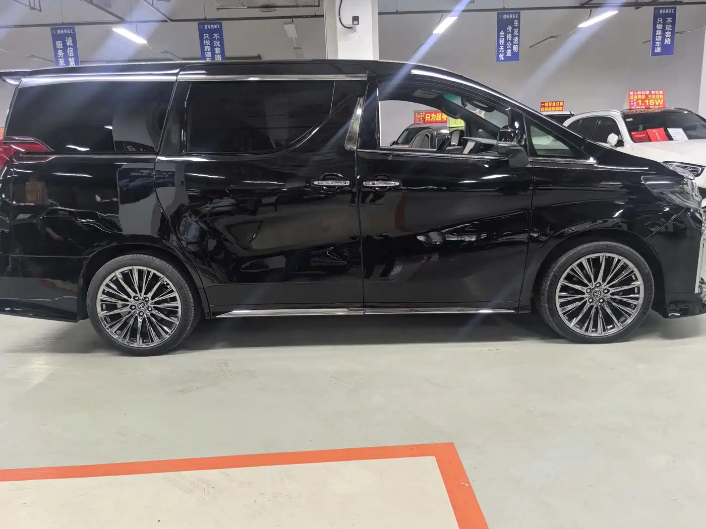 Toyota Alphard 2011 3.5L Luxury Edition фото 8