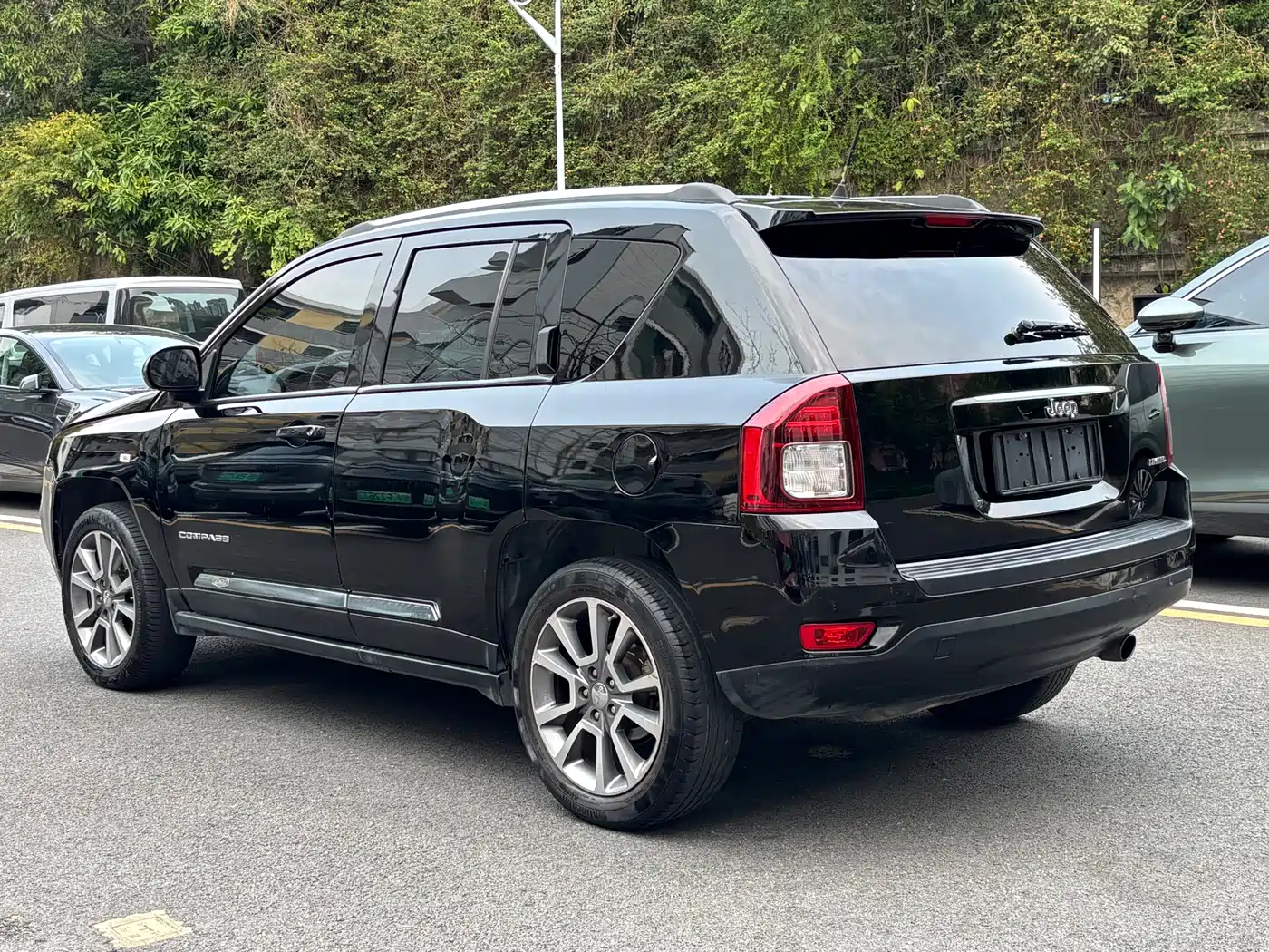 Jeep Compass (Import) 2015 2014 2.0L 2WD Urban Edition