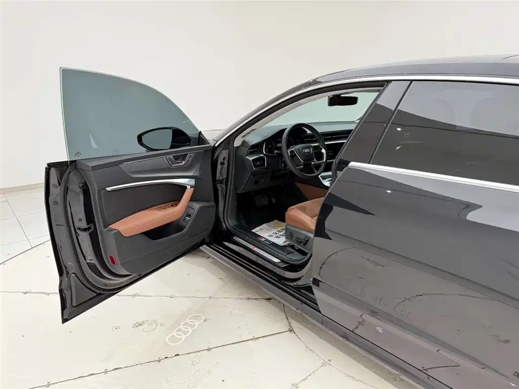 Audi A7L 2024 45 TFSI Luxury фото 13