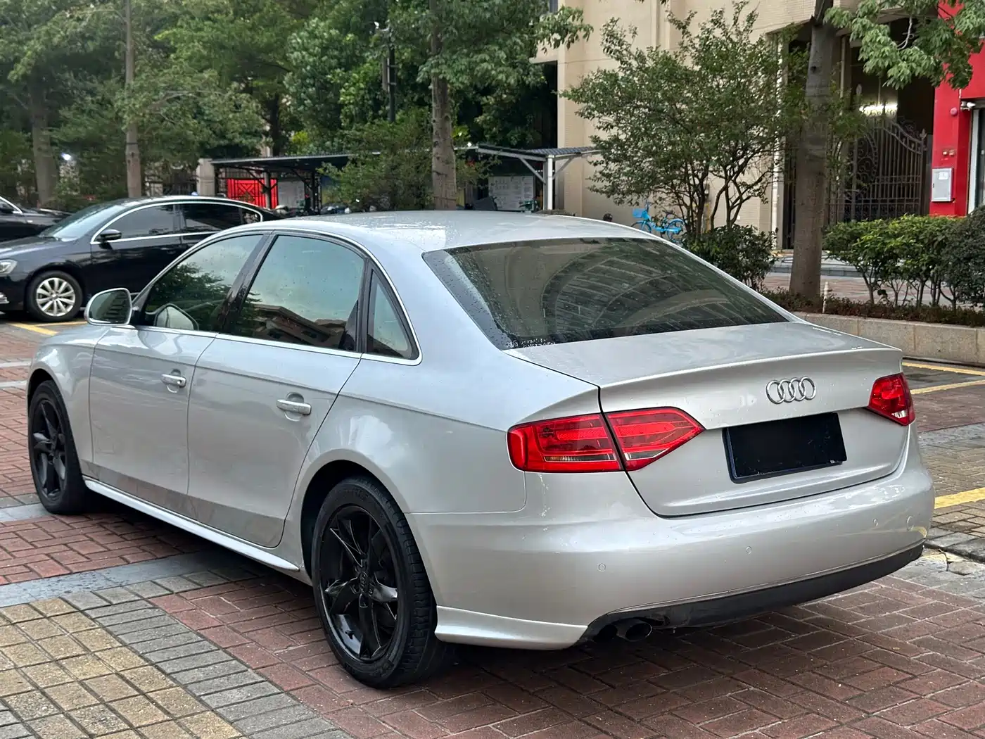 Audi A4L 2010 2.0 TFSI Comfort фото 11