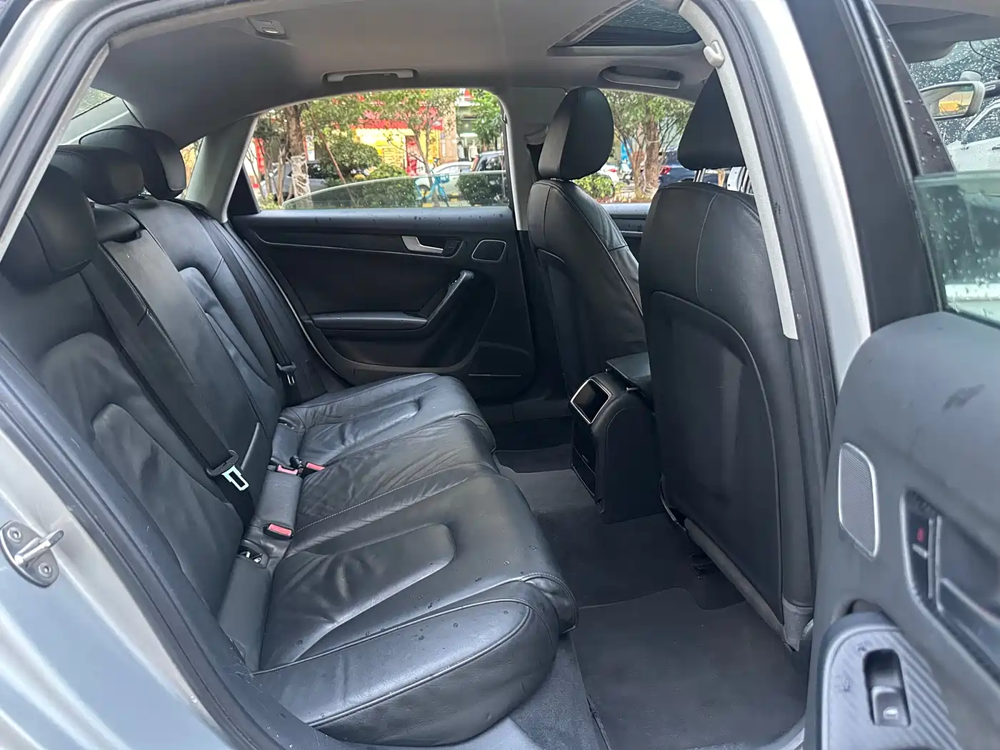 Audi A4L 2010 2.0 TFSI Comfort фото 17