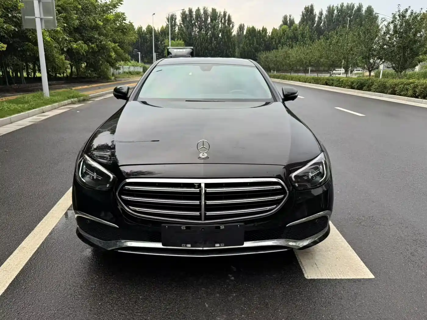صورة 2 - Mercedes-Benz E-Class New Energy