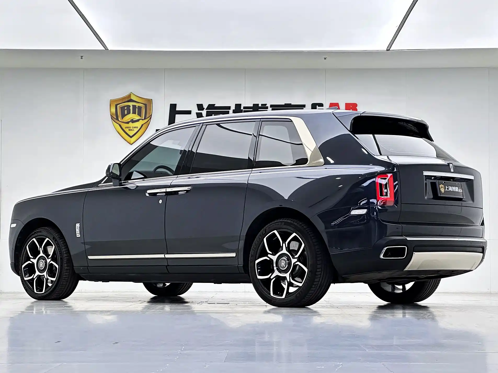 Фото 7 - Rolls-Royce Cullinan
