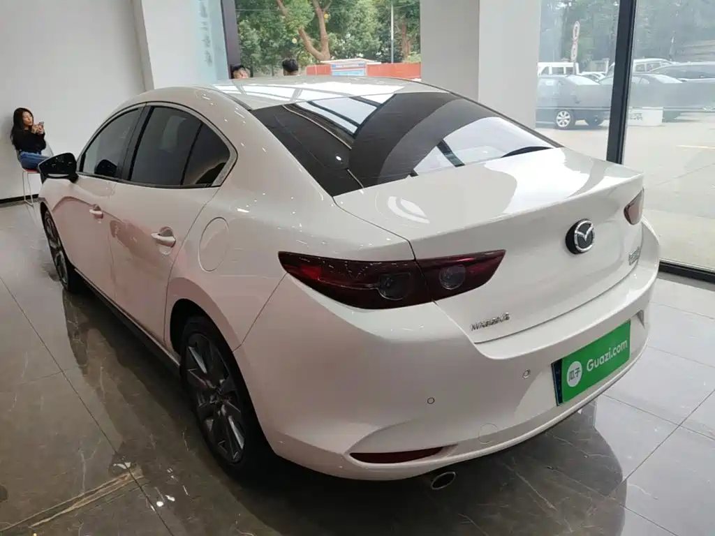 صورة 5 - Mazda Mazda 3