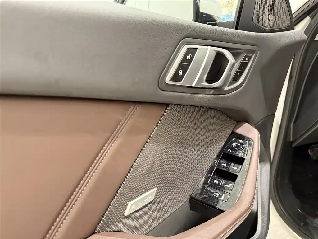 BMW 2 Series 2025 225L M Sport Package фото 15