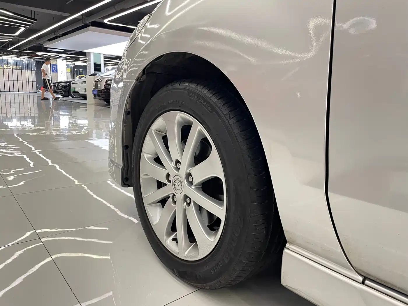 Mazda Mazda5 2010 2008 2.0 Automatic Luxury Edition