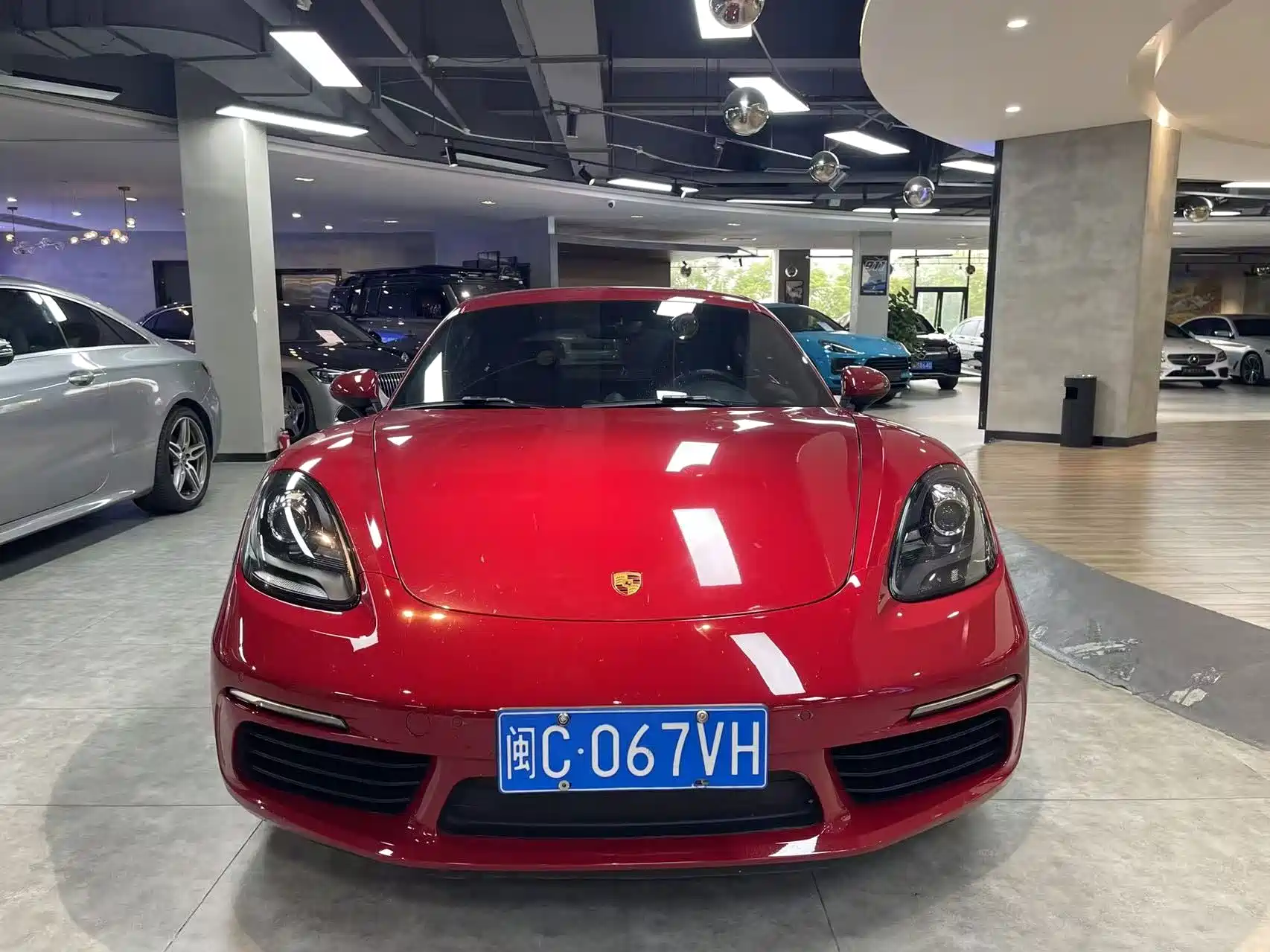 Photo 3 - Porsche 718