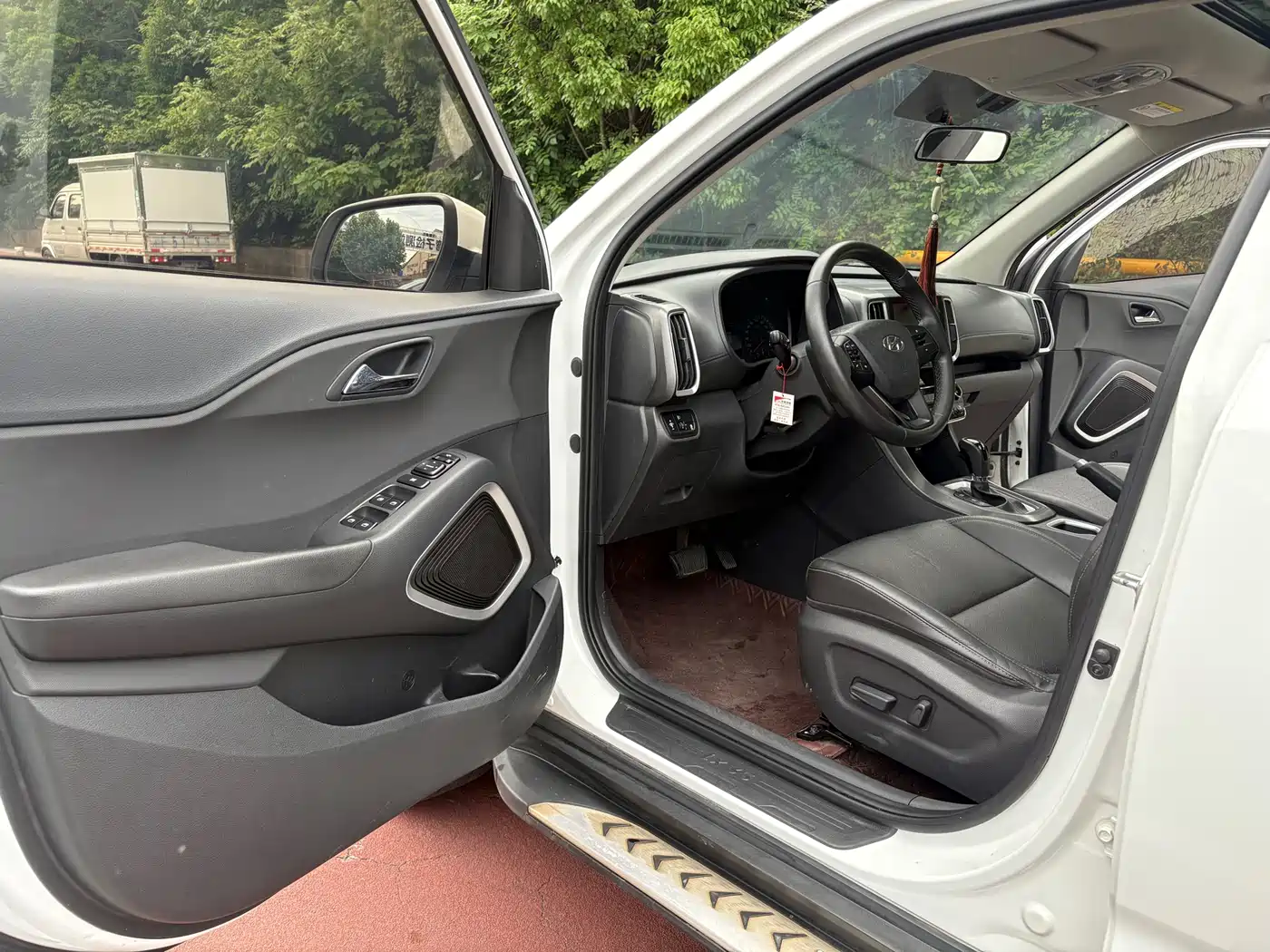 Hyundai Beijing Hyundai ix35 2018 2.0L Automatic 2WD Zhiyong·Enjoyment Edition фото 13